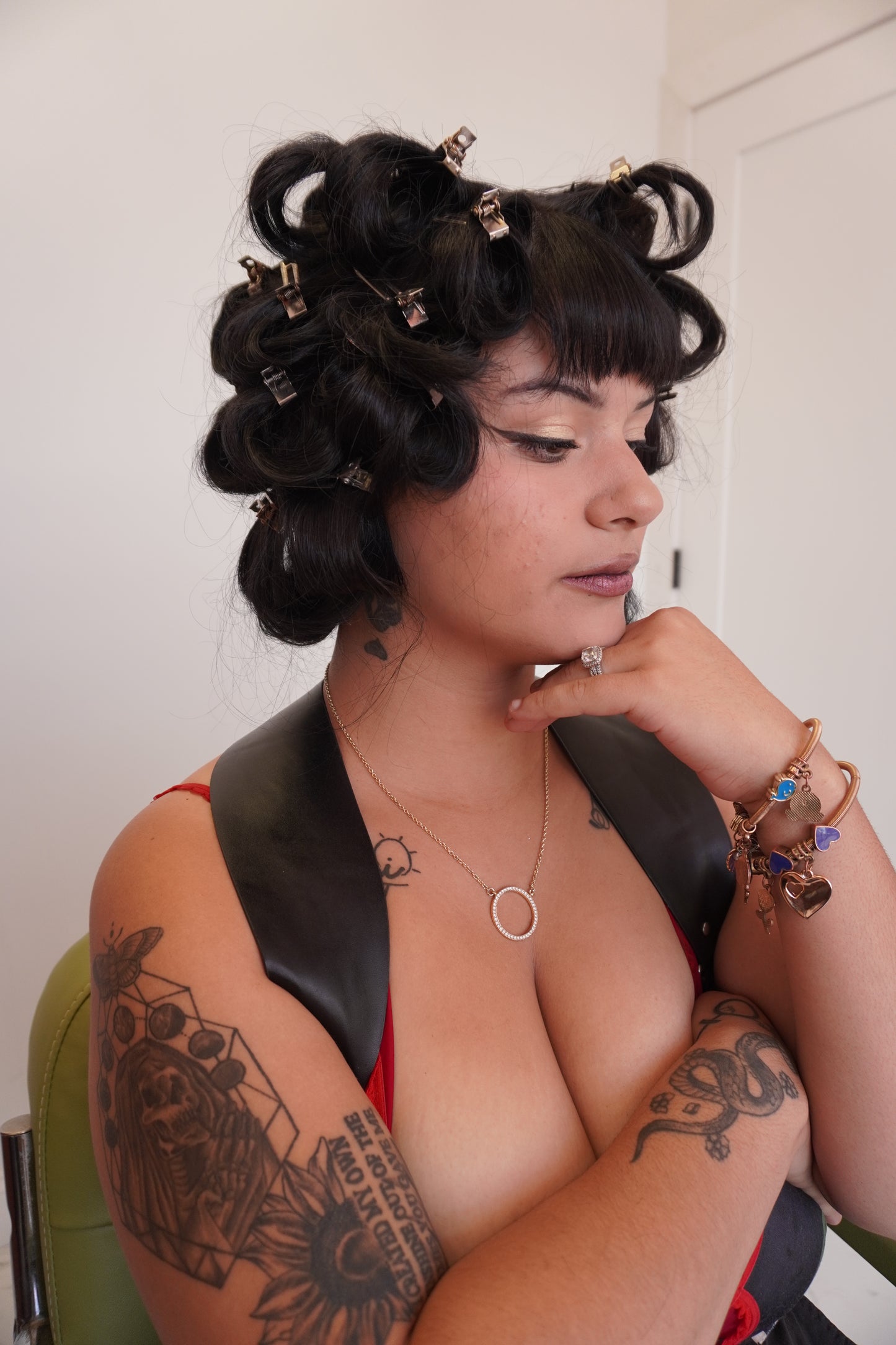 CHOLA INSPIRED PIN-CURLS