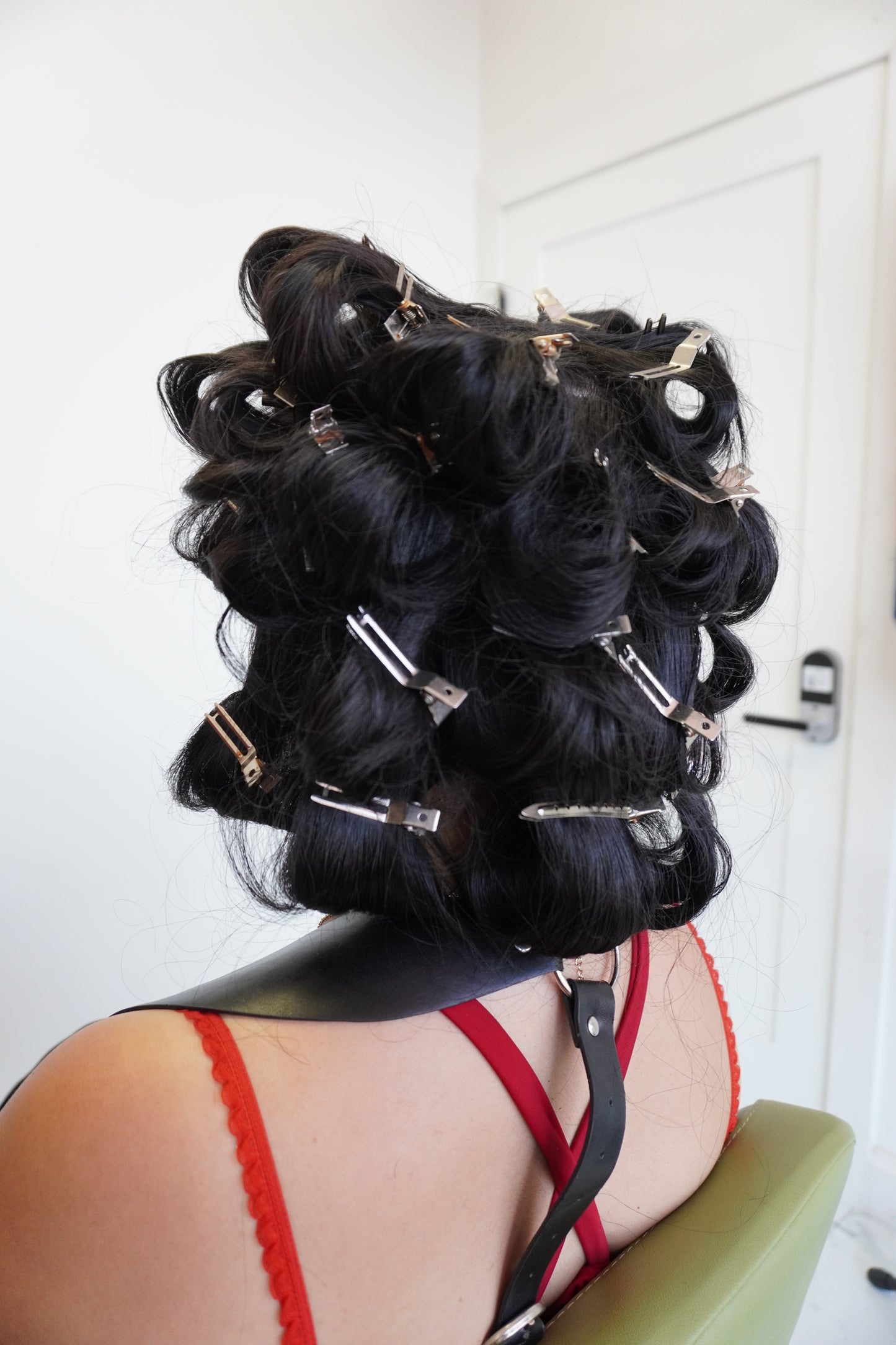 CHOLA INSPIRED PIN-CURLS